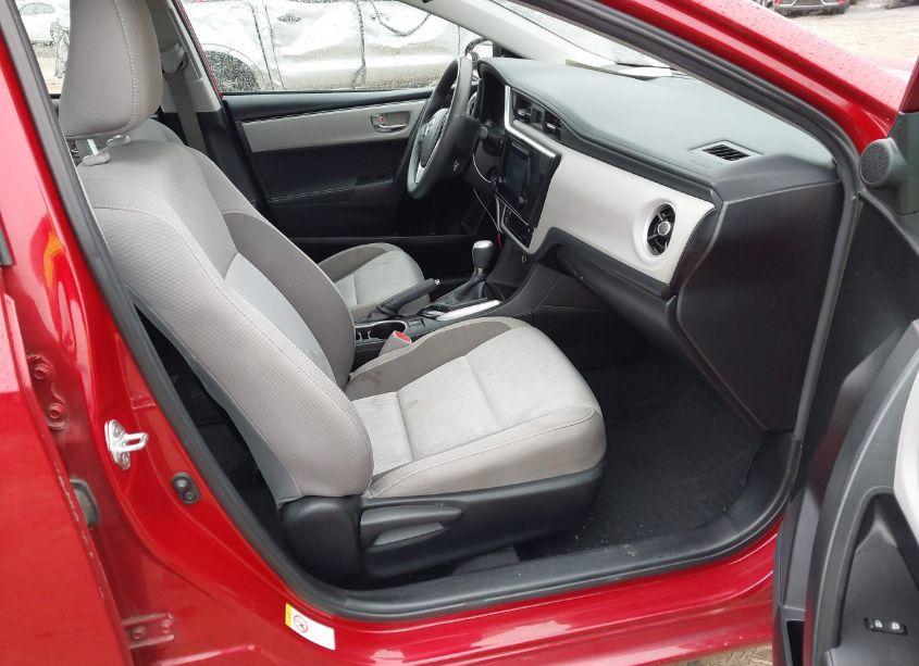 Photo 5 of 2018 Toyota Corolla LE (VIN 5YFBURHE0JP756629)