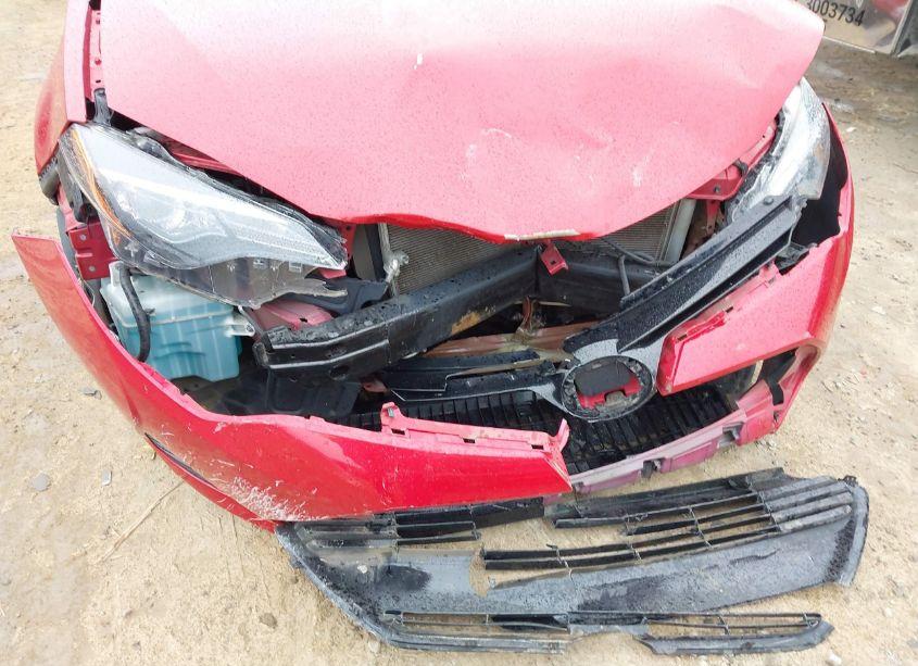 Photo 6 of 2018 Toyota Corolla LE (VIN 5YFBURHE0JP756629)