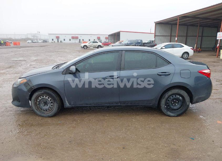 Photo 14 of 2018 Toyota Corolla LE (VIN 5YFBURHE0JP763113)