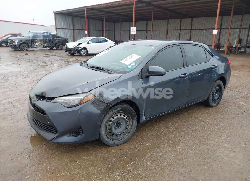 Photo 2 of 2018 Toyota Corolla LE (VIN 5YFBURHE0JP763113)