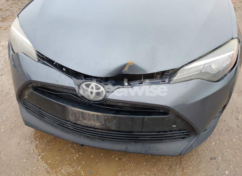 Photo 6 of 2018 Toyota Corolla LE (VIN 5YFBURHE0JP763113)