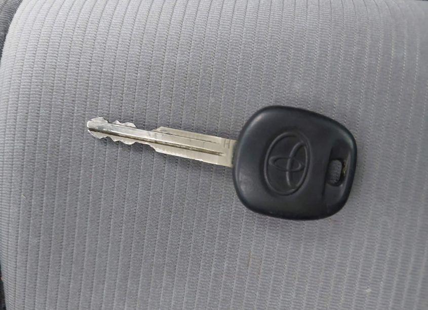 Photo 11 of 2018 Toyota Corolla L (VIN 5YFBURHE0JP765248)