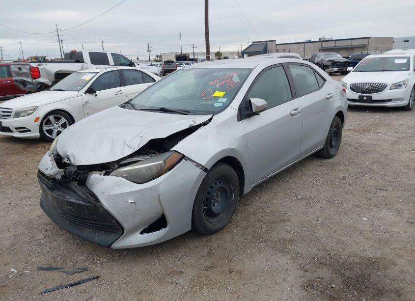 Photo 2 of 2018 Toyota Corolla L (VIN 5YFBURHE0JP765248)
