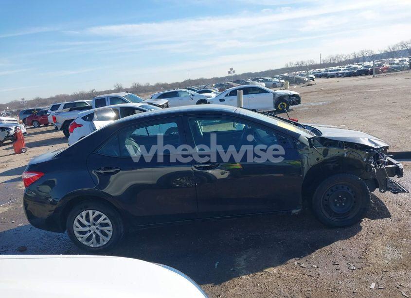 Photo 14 of 2018 Toyota Corolla LE (VIN 5YFBURHE0JP768330)