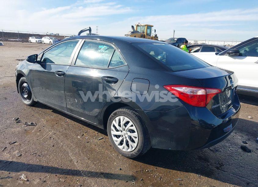 Photo 3 of 2018 Toyota Corolla LE (VIN 5YFBURHE0JP768330)