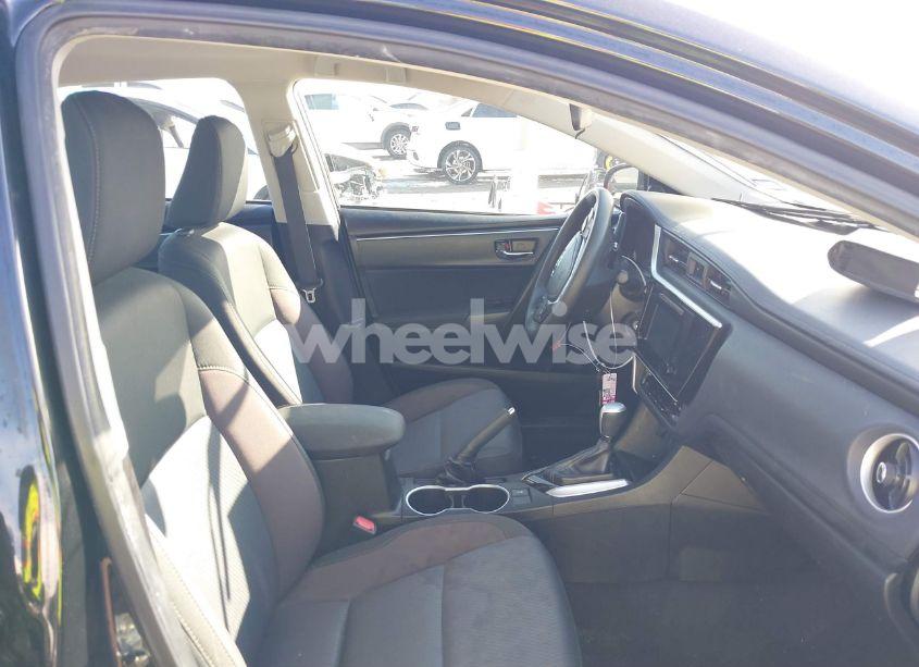 Photo 5 of 2018 Toyota Corolla LE (VIN 5YFBURHE0JP768330)