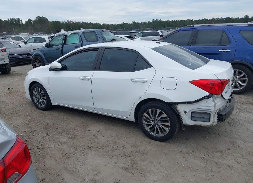 Photo 15 of 2018 Toyota Corolla XLE (VIN 5YFBURHE0JP768750)