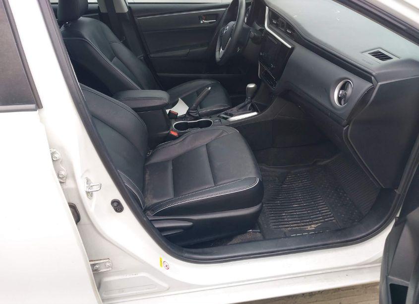 Photo 5 of 2018 Toyota Corolla XLE (VIN 5YFBURHE0JP768750)