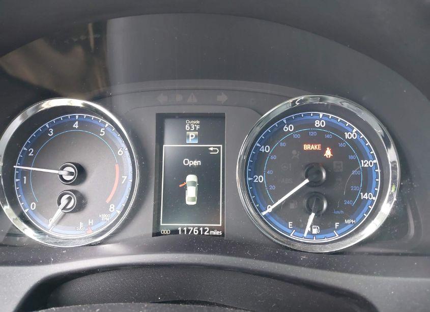 Photo 7 of 2018 Toyota Corolla XLE (VIN 5YFBURHE0JP768750)