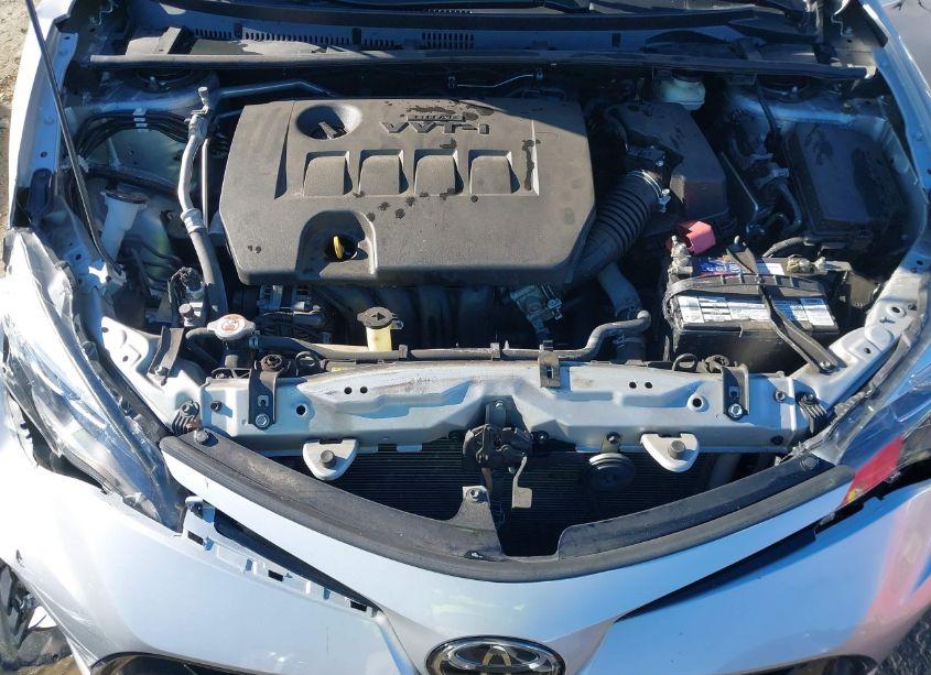 Photo 10 of 2018 Toyota Corolla SE (VIN 5YFBURHE0JP778856)