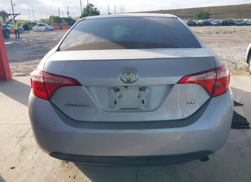 Photo 16 of 2018 Toyota Corolla LE (VIN 5YFBURHE0JP787248)