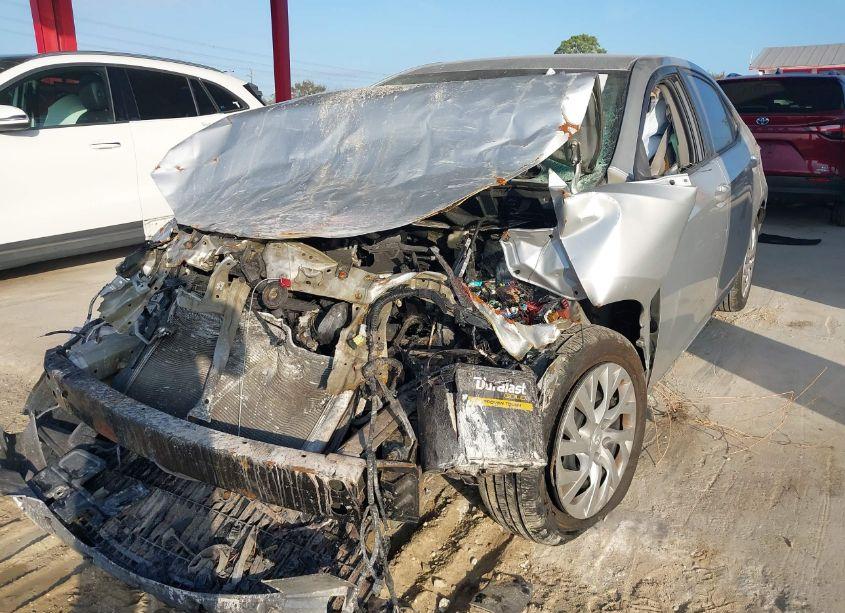 Photo 2 of 2018 Toyota Corolla LE (VIN 5YFBURHE0JP787248)