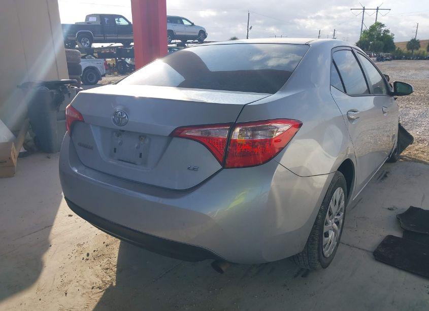 Photo 4 of 2018 Toyota Corolla LE (VIN 5YFBURHE0JP787248)