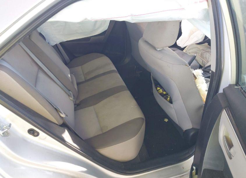 Photo 8 of 2018 Toyota Corolla LE (VIN 5YFBURHE0JP787248)