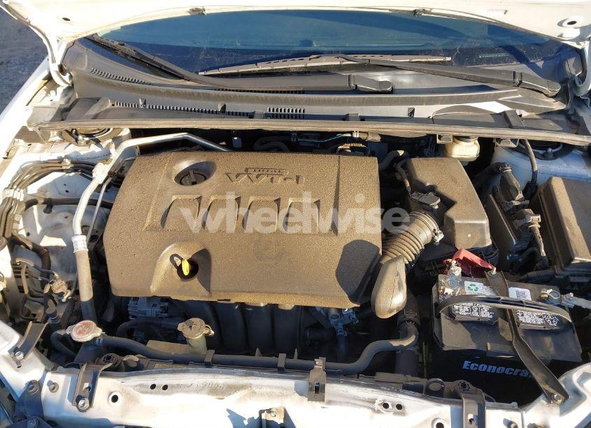 Photo 10 of 2018 Toyota Corolla LE (VIN 5YFBURHE0JP792031)