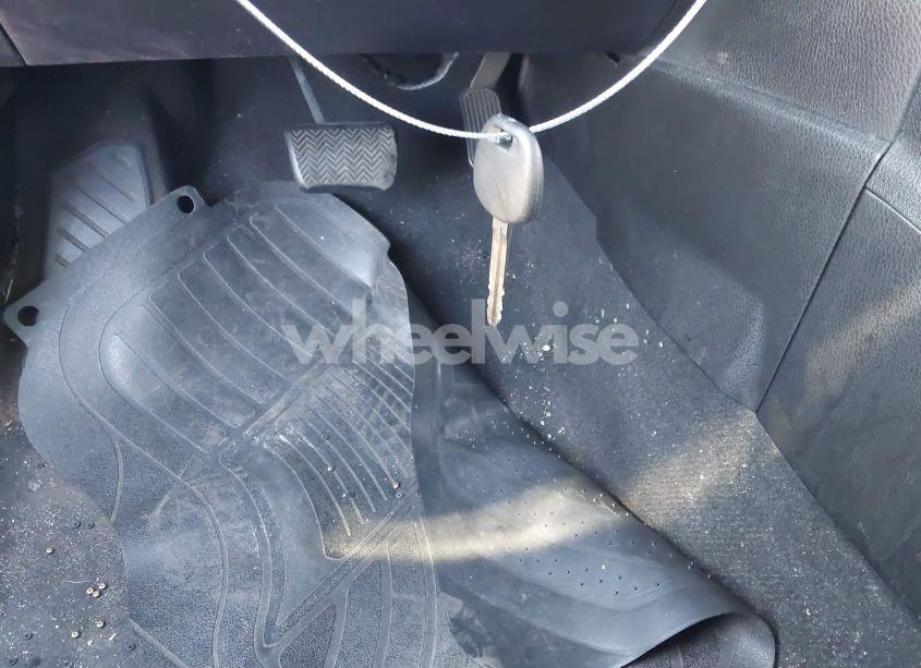 Photo 11 of 2018 Toyota Corolla LE (VIN 5YFBURHE0JP792031)