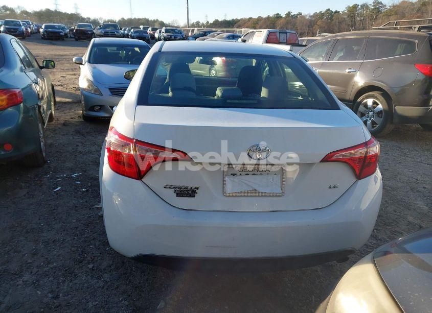 Photo 16 of 2018 Toyota Corolla LE (VIN 5YFBURHE0JP792031)