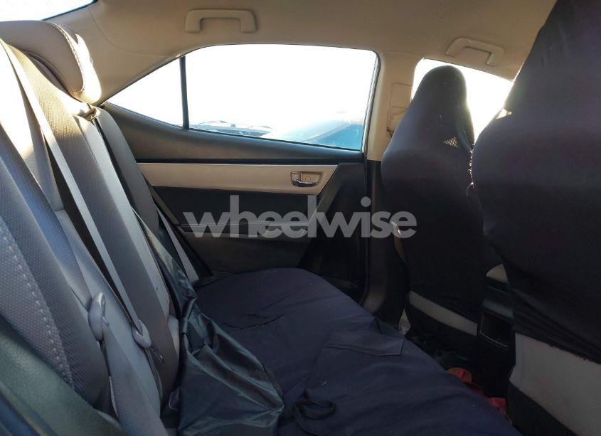 Photo 8 of 2018 Toyota Corolla LE (VIN 5YFBURHE0JP792031)