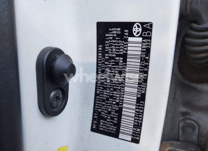 Photo 9 of 2018 Toyota Corolla LE (VIN 5YFBURHE0JP792031)