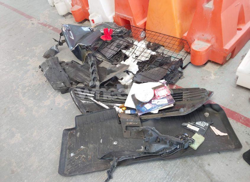 Photo 12 of 2018 Toyota Corolla LE (VIN 5YFBURHE0JP802699)