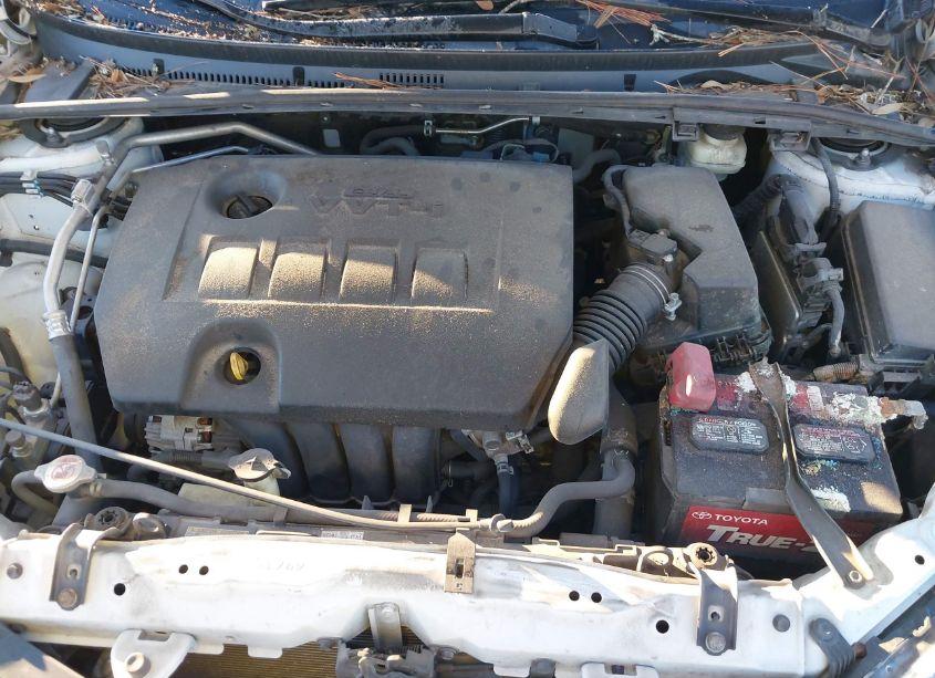 Photo 10 of 2018 Toyota Corolla LE (VIN 5YFBURHE0JP807336)