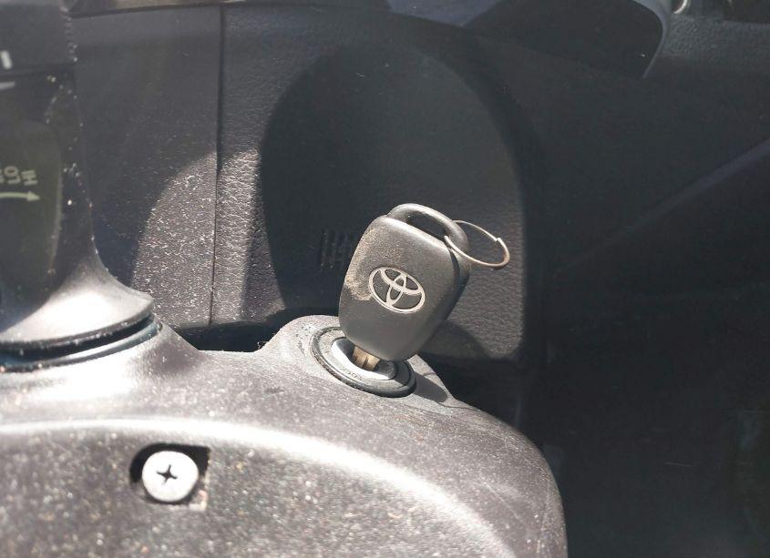 Photo 11 of 2018 Toyota Corolla LE (VIN 5YFBURHE0JP807336)