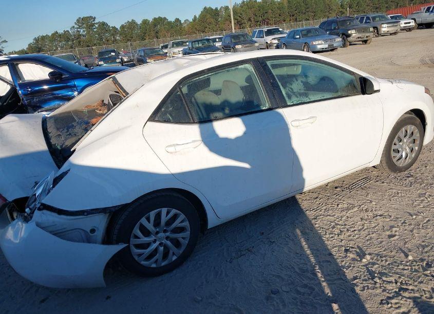 Photo 4 of 2018 Toyota Corolla LE (VIN 5YFBURHE0JP807336)