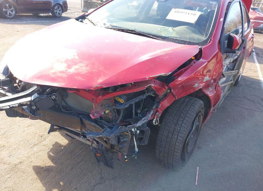 Photo 6 of 2018 Toyota Corolla LE (VIN 5YFBURHE0JP819213)