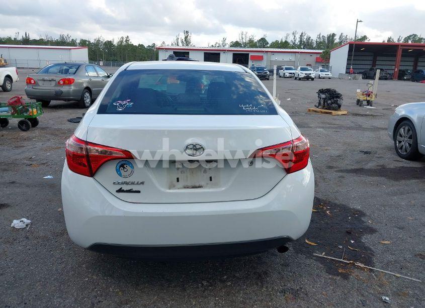Photo 16 of 2018 Toyota Corolla L (VIN 5YFBURHE0JP819339)