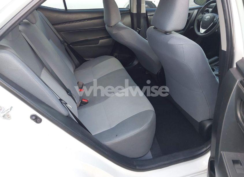 Photo 8 of 2018 Toyota Corolla L (VIN 5YFBURHE0JP819339)