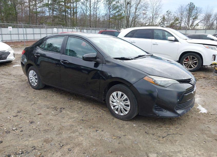 2018 Toyota Corolla (VIN 5YFBURHE0JP826694) main photo