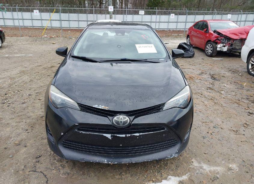 Photo 12 of 2018 Toyota Corolla (VIN 5YFBURHE0JP826694)