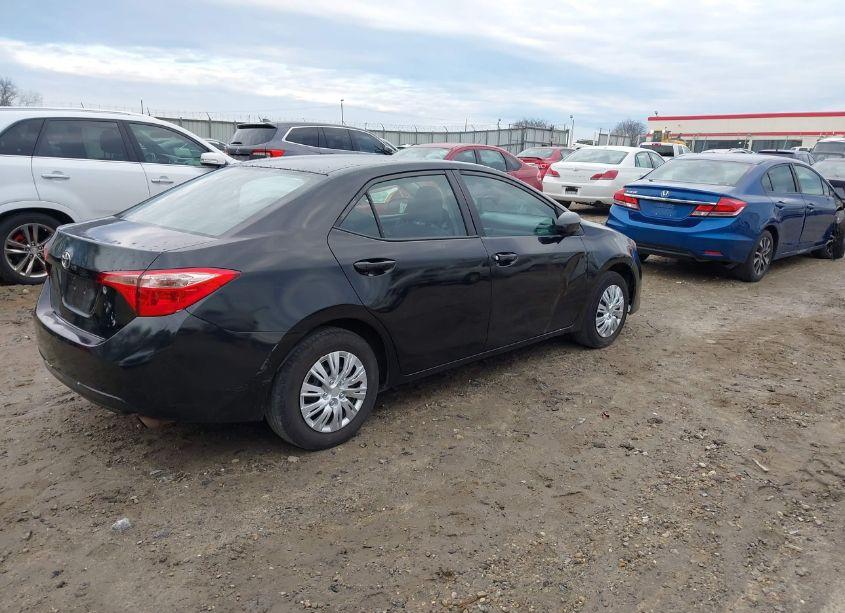 Photo 4 of 2018 Toyota Corolla (VIN 5YFBURHE0JP826694)