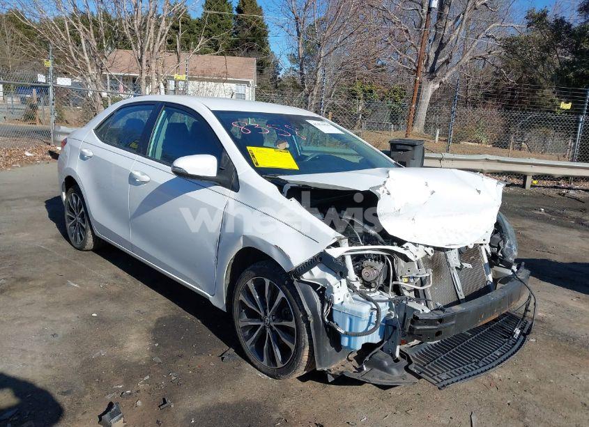 2018 Toyota Corolla SE (VIN 5YFBURHE0JP829482) main photo