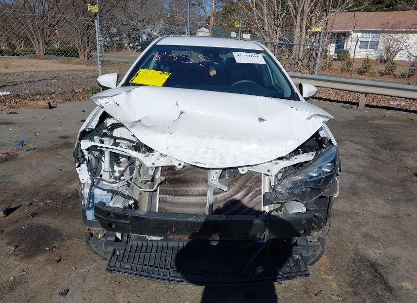 Photo 13 of 2018 Toyota Corolla SE (VIN 5YFBURHE0JP829482)