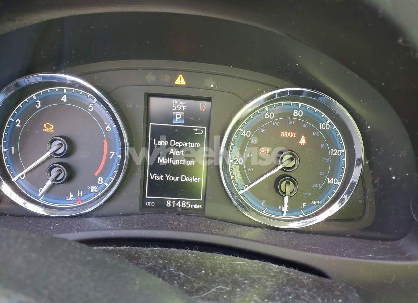 Photo 7 of 2018 Toyota Corolla SE (VIN 5YFBURHE0JP829482)