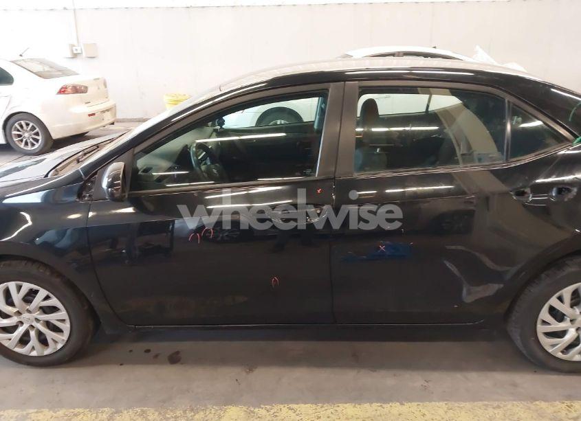 Photo 15 of 2018 Toyota Corolla LE (VIN 5YFBURHE0JP830874)