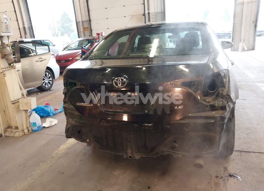 Photo 17 of 2018 Toyota Corolla LE (VIN 5YFBURHE0JP830874)