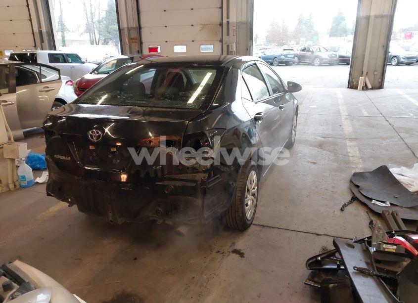 Photo 4 of 2018 Toyota Corolla LE (VIN 5YFBURHE0JP830874)