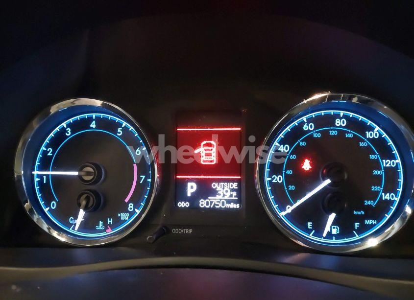 Photo 7 of 2018 Toyota Corolla LE (VIN 5YFBURHE0JP830874)