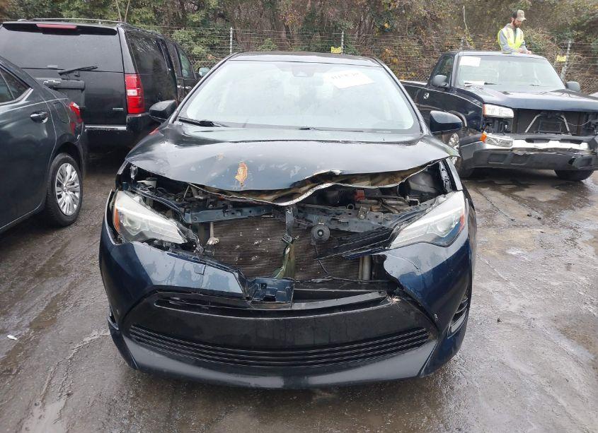 Photo 12 of 2018 Toyota Corolla LE (VIN 5YFBURHE0JP852230)