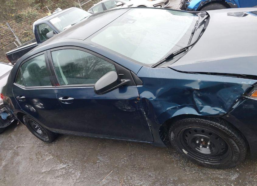 Photo 13 of 2018 Toyota Corolla LE (VIN 5YFBURHE0JP852230)