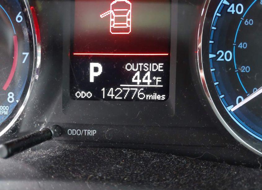 Photo 15 of 2018 Toyota Corolla LE (VIN 5YFBURHE0JP852230)