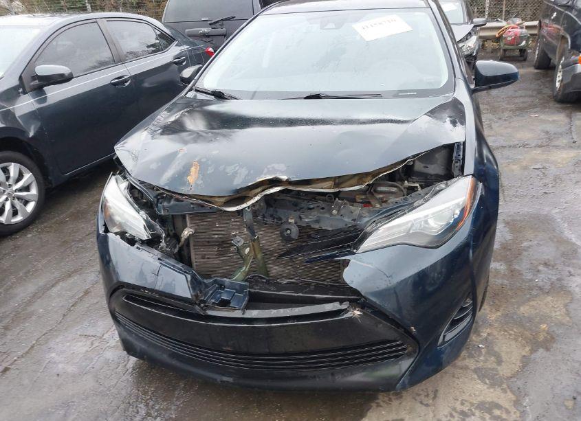 Photo 17 of 2018 Toyota Corolla LE (VIN 5YFBURHE0JP852230)