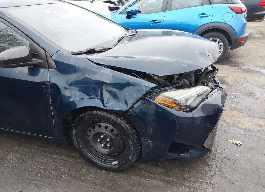 Photo 18 of 2018 Toyota Corolla LE (VIN 5YFBURHE0JP852230)