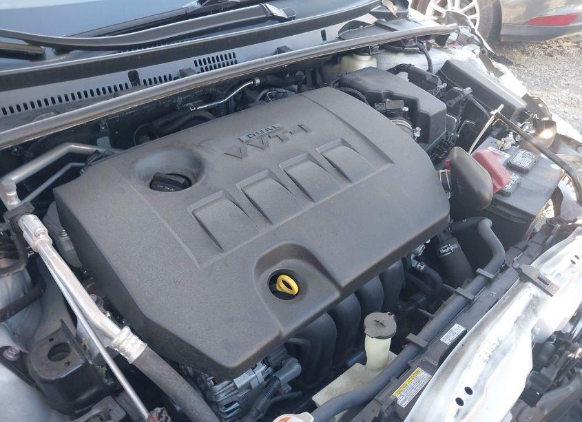 Photo 10 of 2018 Toyota Corolla LE (VIN 5YFBURHE0JP853426)