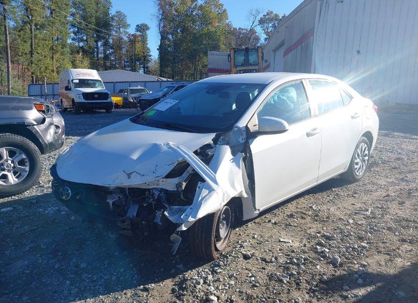 Photo 2 of 2018 Toyota Corolla LE (VIN 5YFBURHE0JP853426)