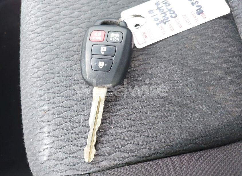 Photo 11 of 2019 Toyota Corolla LE (VIN 5YFBURHE0KP863519)