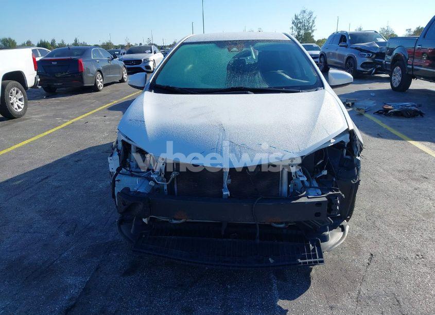 Photo 13 of 2019 Toyota Corolla LE (VIN 5YFBURHE0KP866923)