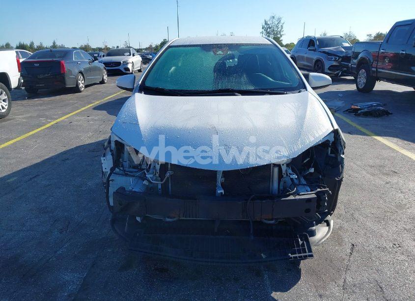 Photo 6 of 2019 Toyota Corolla LE (VIN 5YFBURHE0KP866923)
